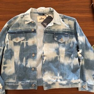 BRAND NEW denim jacket made by Levi’s